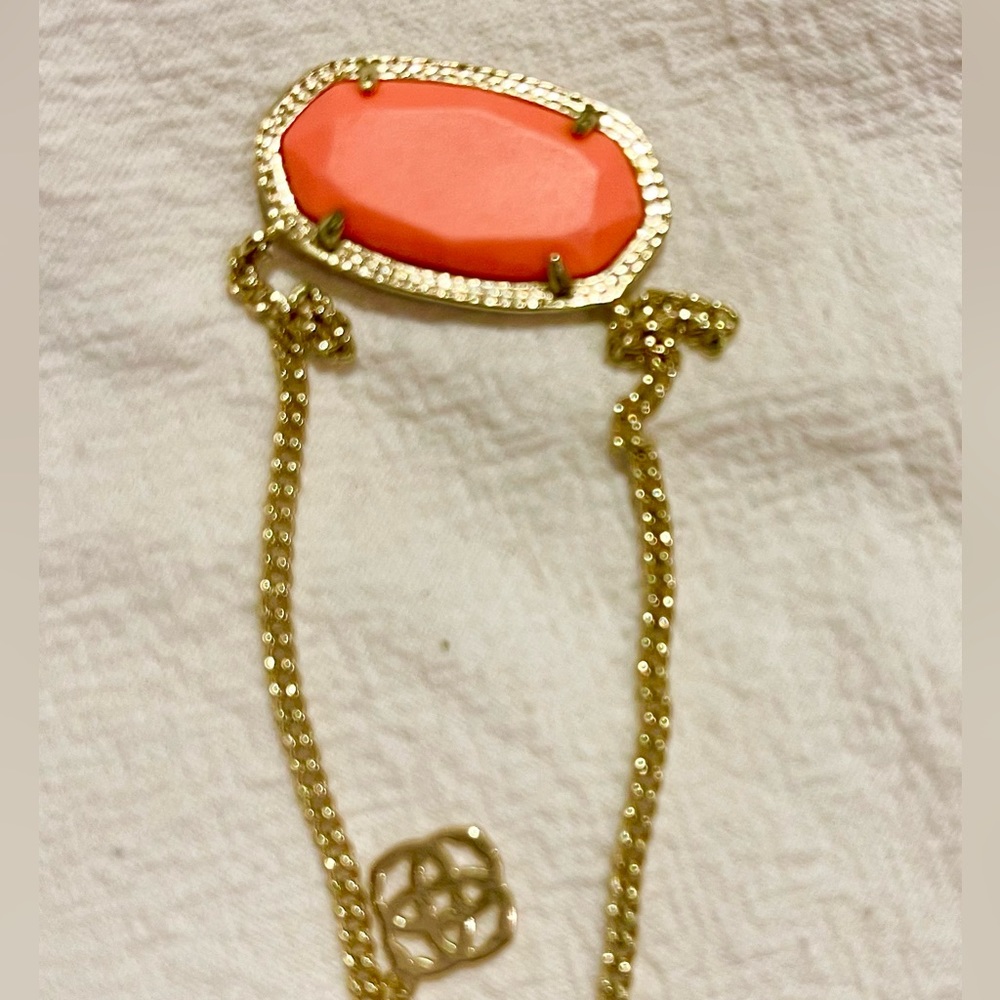 Kendra Scott necklace